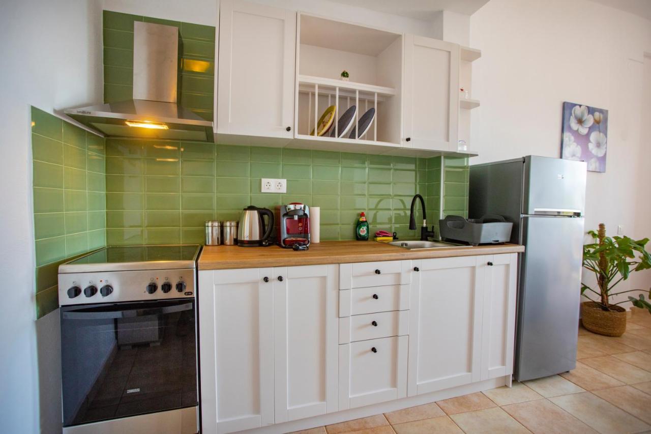 Notos Sea Front Apartment Glossa Exterior photo