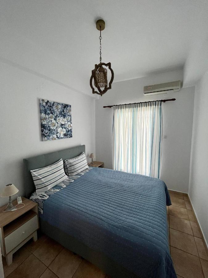 Notos Sea Front Apartment Glossa Exterior photo